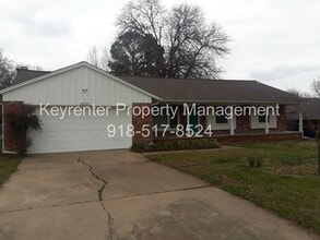 Building Photo - 4629 E 56th Ct