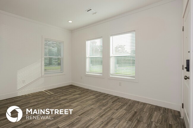 Foto del edificio - 4330 Fernwood Ave