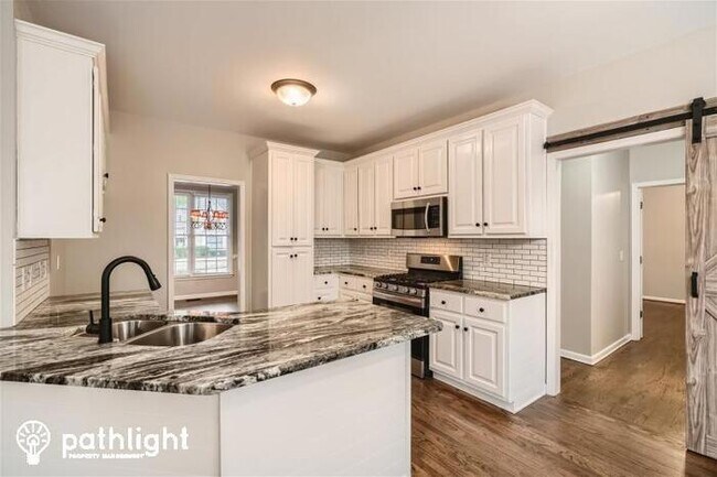 Building Photo - 115 Meadow Glen Way, Acworth, GA, 30101