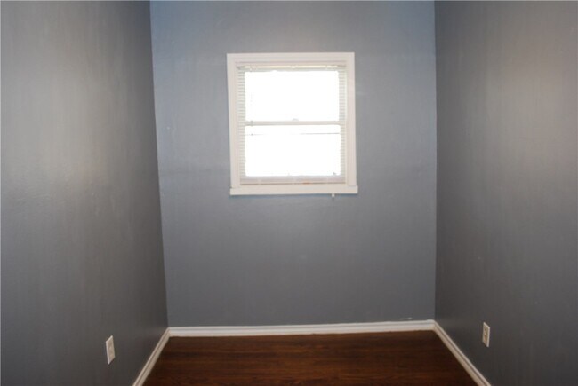 Foto del edificio - 2317 E 2nd St