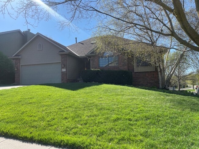 Foto del edificio - Home For Rent Bellevue.