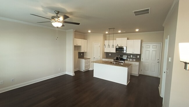 Foto del edificio - Brand New Townhouse in Lilburn