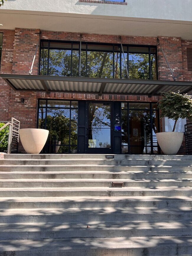 Foto del edificio - $2,500 1 bedroom 1 bathroom San Jose Brickyard Condo Near 280, Downtown SJ and SJSU