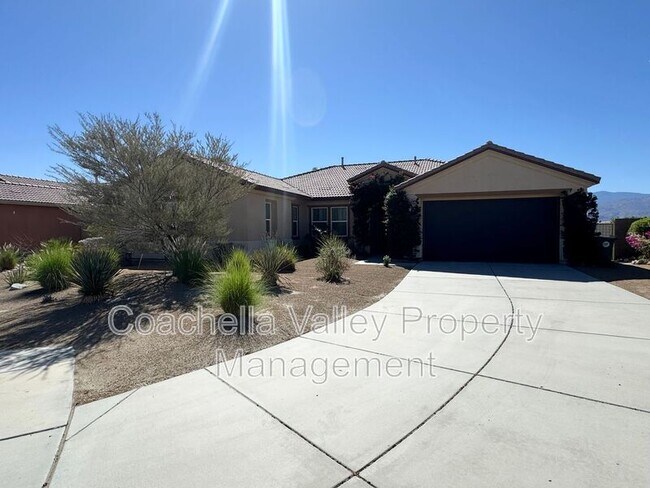 Foto del edificio - 74049 Kingston Ct W