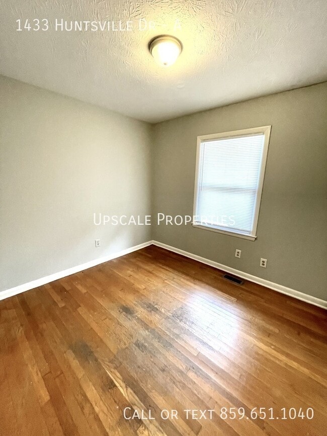 Building Photo - 1433 Huntsville Dr