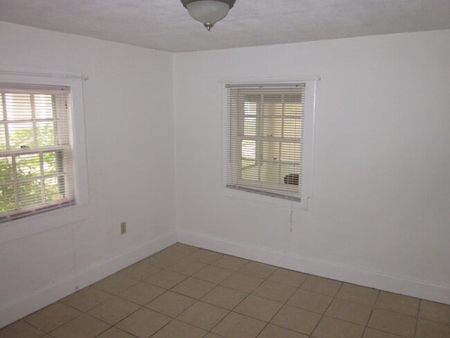 Foto del edificio - 2 Bed/1 Bath Duplex Close to Campus on NW ...