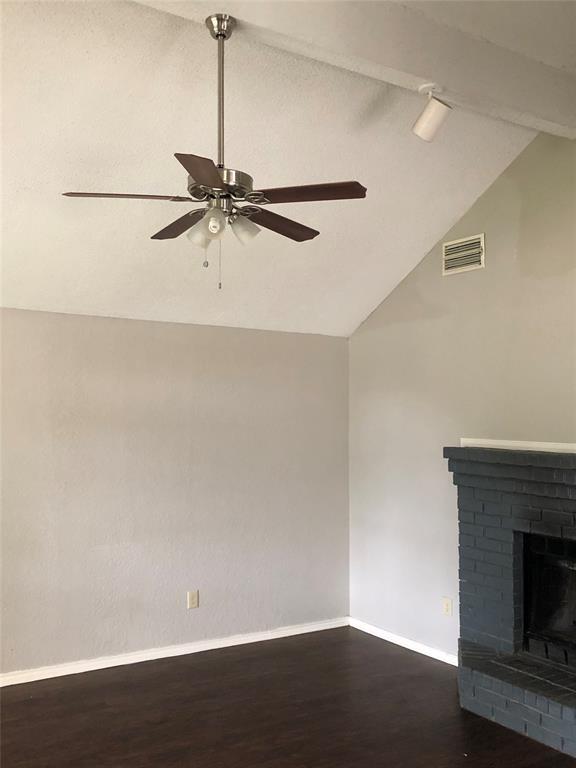 Foto del edificio - 4910 Kelso Ln