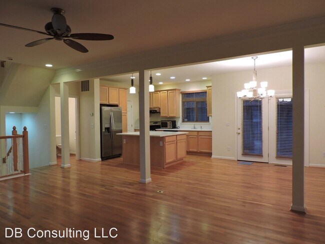 Building Photo - 3 br, 2.5 bath House - 2334 Riverside Drive