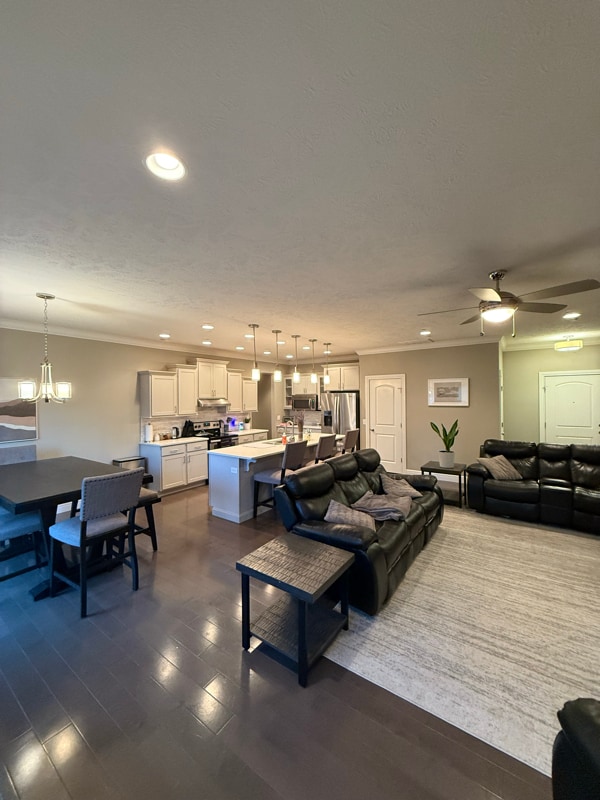 Building Photo - 5010 E Wild Horse Dr