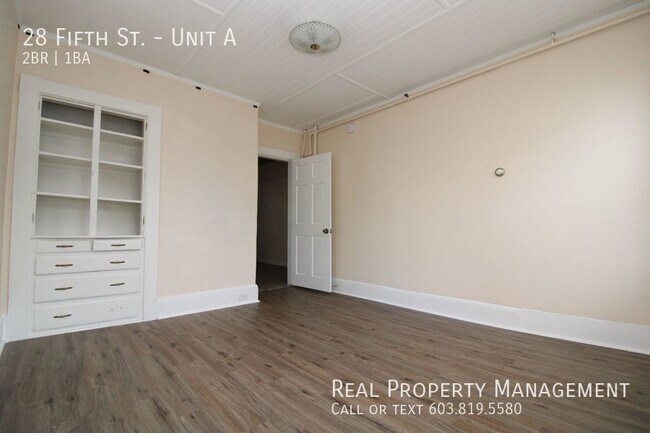 Building Photo - Spacious 2 Bedroom Apartment close to Down...
