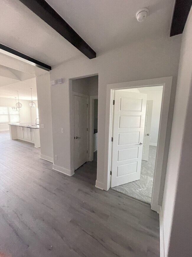 Building Photo - 604 Brunello Cir