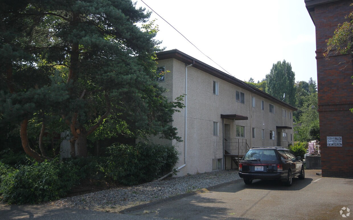 Foto principal - 5127 24th Ave NE