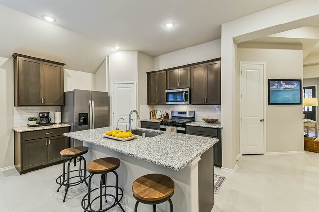 Foto del edificio - 1337 Lakeside Crk Rd