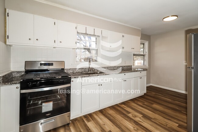 Building Photo - 1850 Huey St