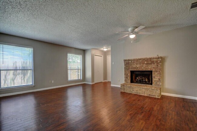 Foto del edificio - 9204 Sedgemoor Trail