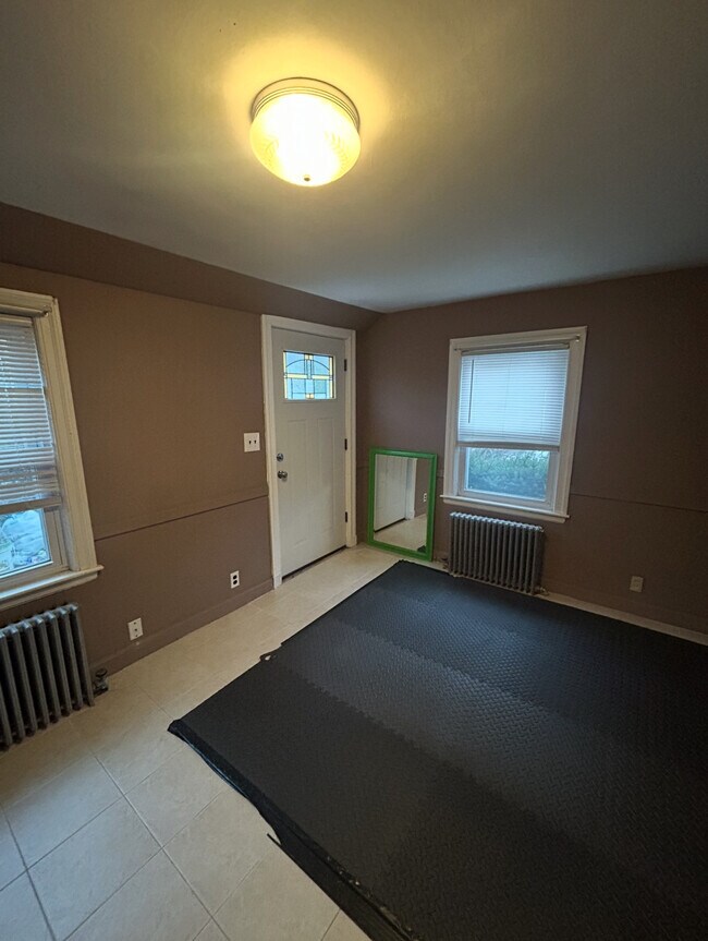 Foto del edificio - 632 W Roxbury Pky