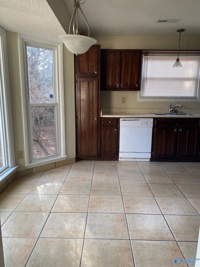 Foto del edificio - 1105 Sandy Springs Rd NW