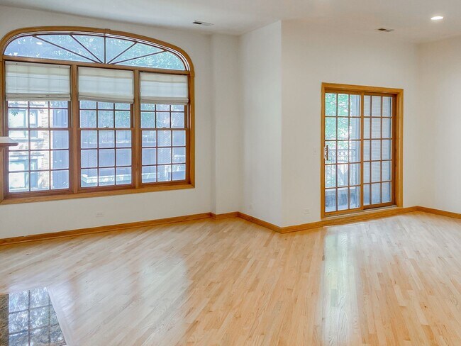 Foto del edificio - 3338 N Sheffield Ave