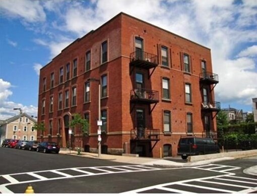Building Photo - 129 B St