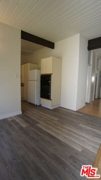 Building Photo - 11133 Rose Ave