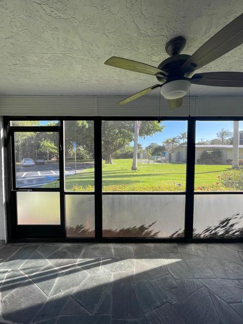 Building Photo - 555 Banyan Tree Ln