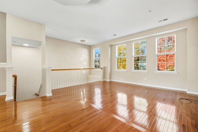 Foto del edificio - Bright and Spacious 3-Bed Home Near Homest...