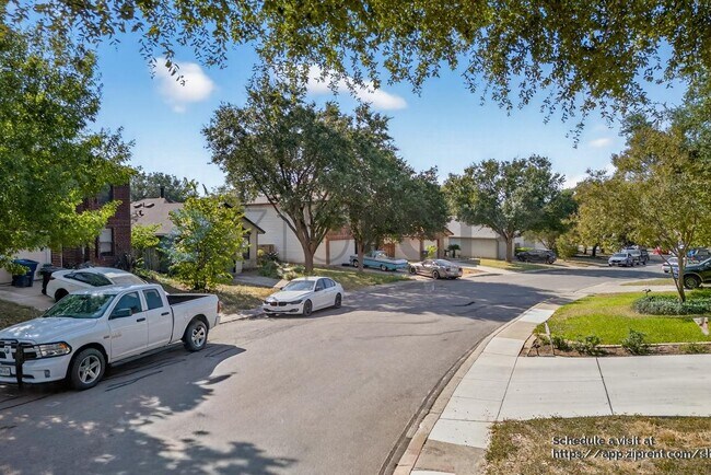 Building Photo - 5515 Champions Hill Dr
