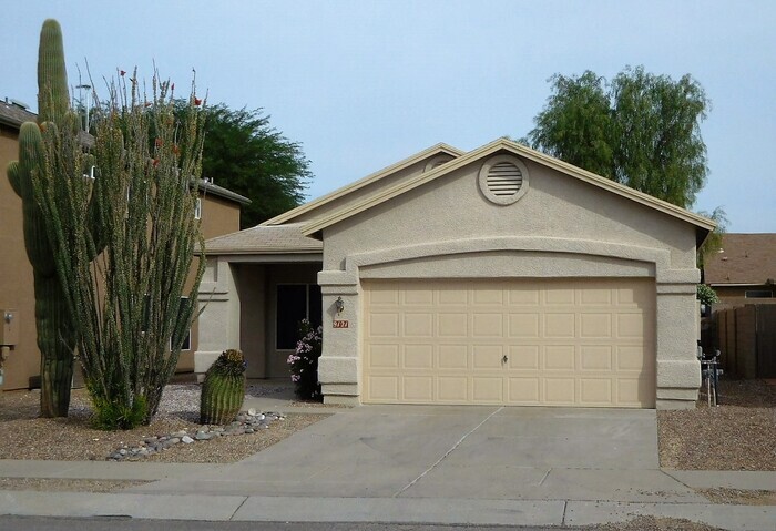 Primary Photo - Rita Ranch 3 BR Home