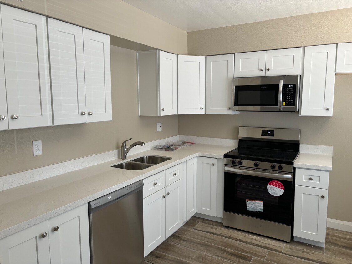Primary Photo - Charming 2-Bed Apartment in Tranquil Neigh...