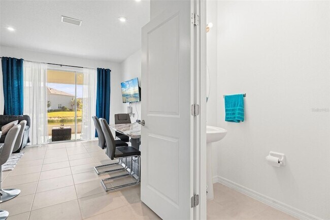 Building Photo - 5725 Haven Ter