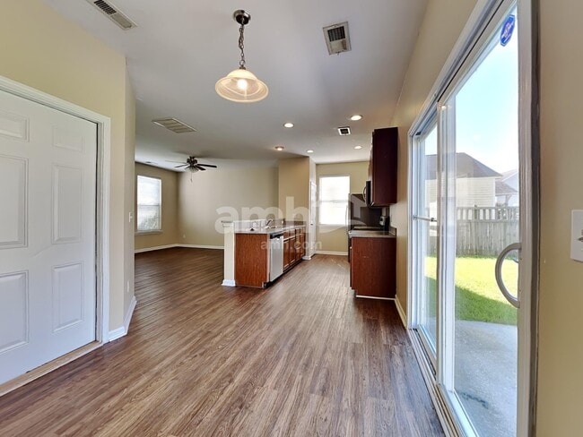 Building Photo - 225 Two Forts Rd