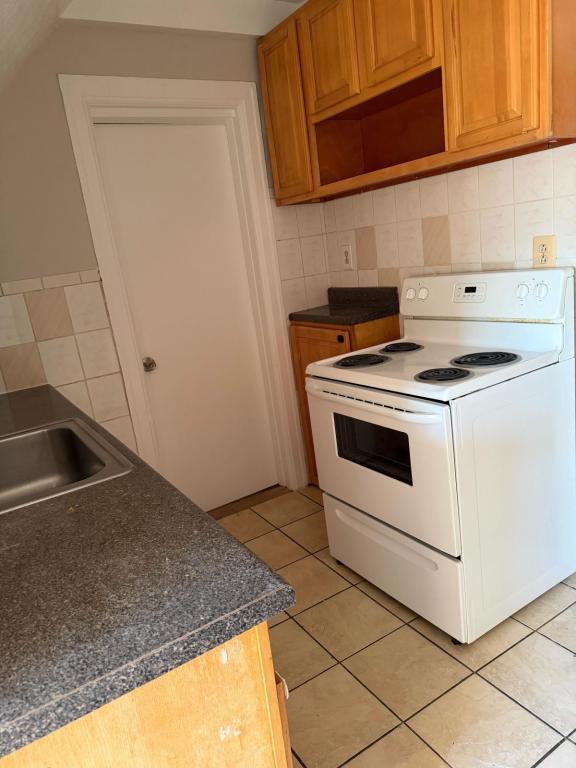 Foto del edificio - 65 Glenwood Ave