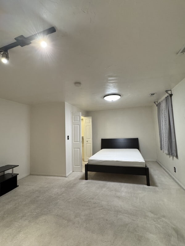 Building Photo - 8308 S 1890 W