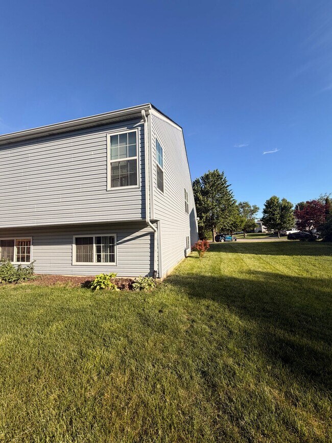 Foto del edificio - 7307 Ashbrook Ln