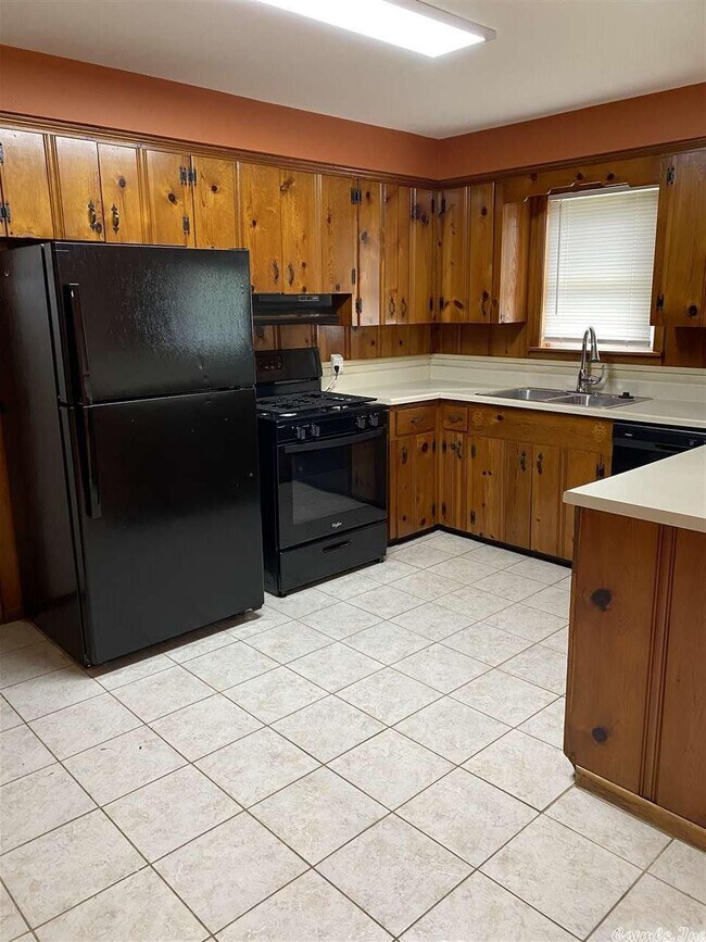 Building Photo - 15 Indian Trail