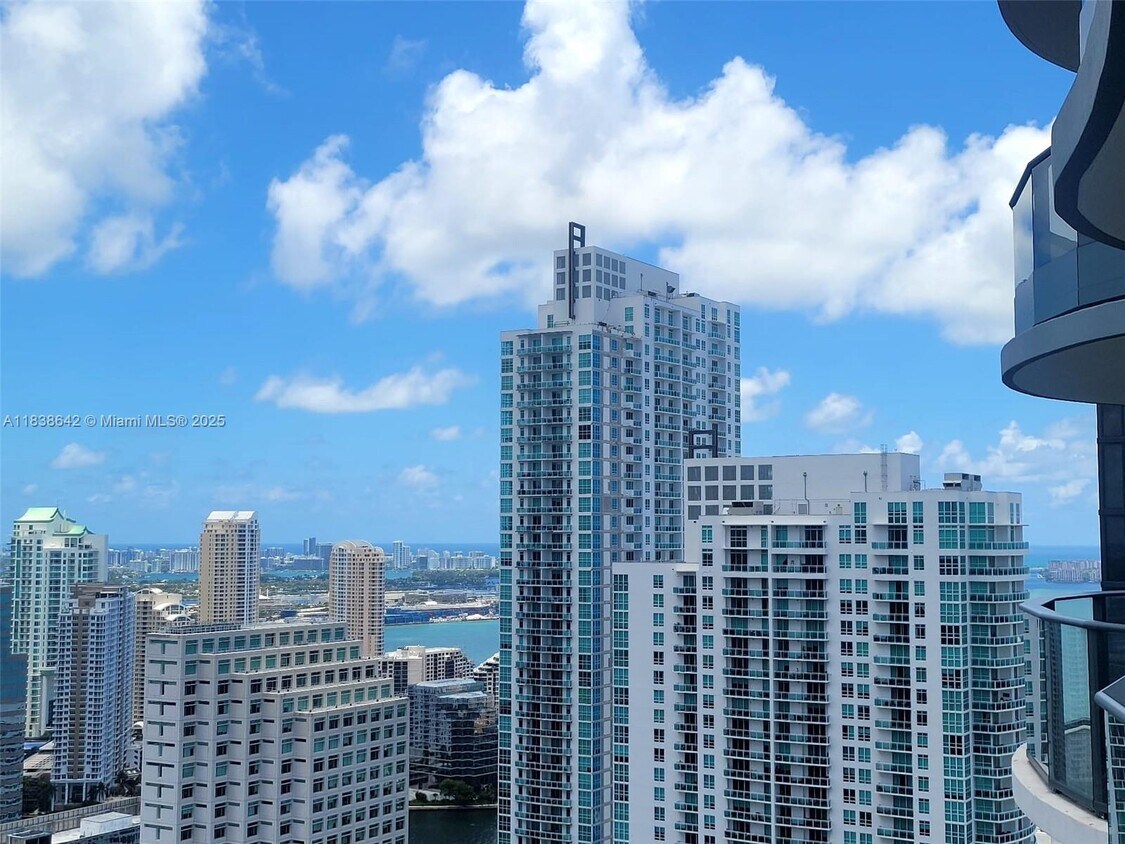Primary Photo - 1000 Brickell Plaza