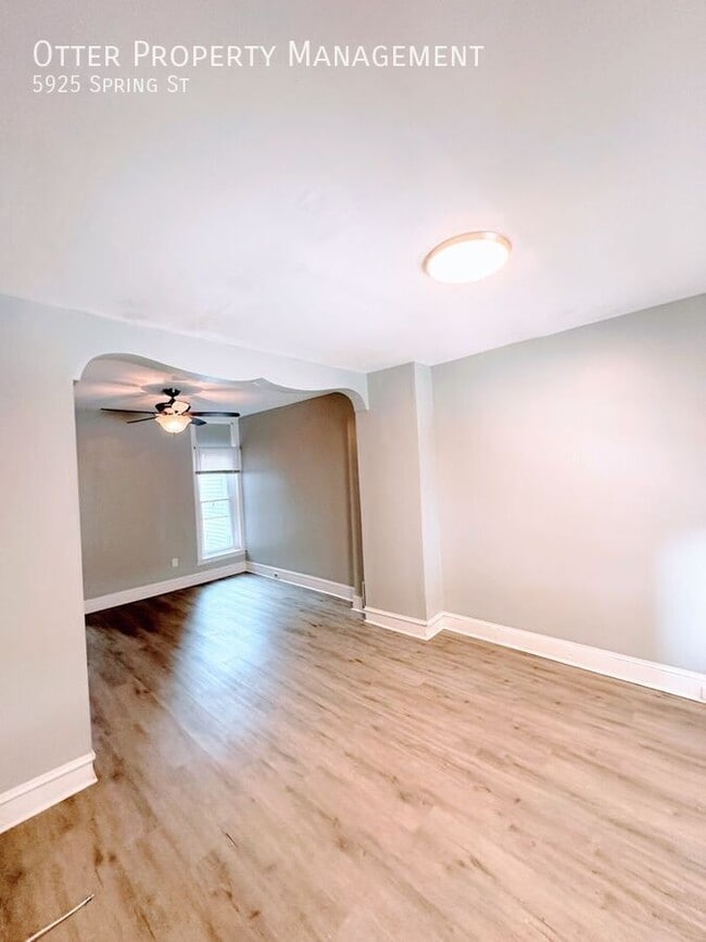 Foto del edificio - 5925 Spring St