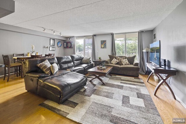 Foto principal - 1077 River Rd