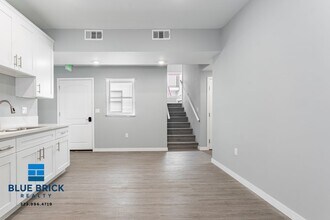 Building Photo - 1166 1/2 W 29th St