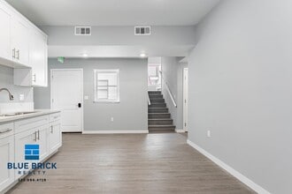 Building Photo - 1166 1/2 W 29th St