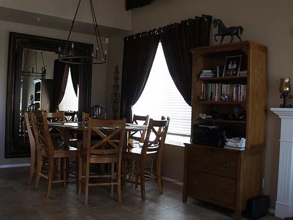 Building Photo - 409 Warner St