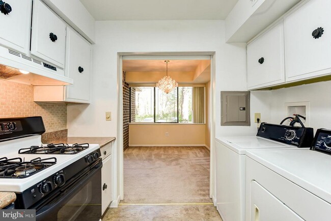 Building Photo - 2114 Bonnywood Ln
