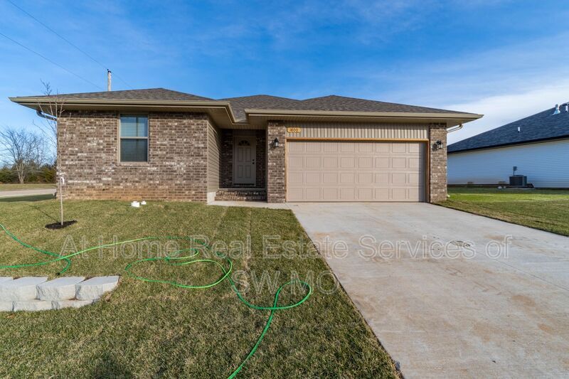 1800 S 15th St, Ozark, MO 65721 House for Rent in Ozark, MO