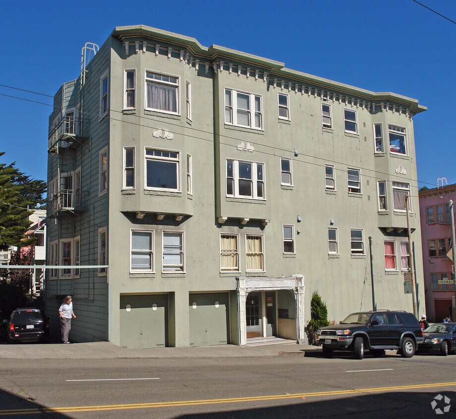 Primary Photo - 1910 Fulton St