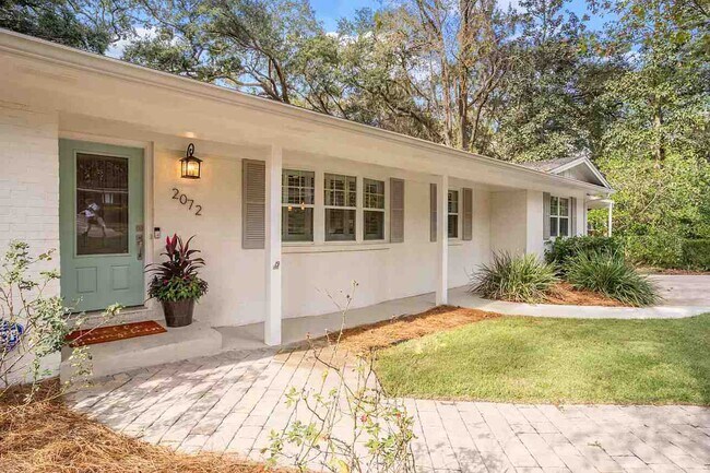 Building Photo - 2072 Trescott Dr