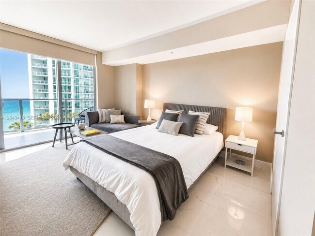 Foto del edificio - 1300 Brickell Bay Dr