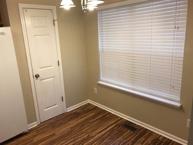 Foto del edificio - 2902 Edgefield Ct SW