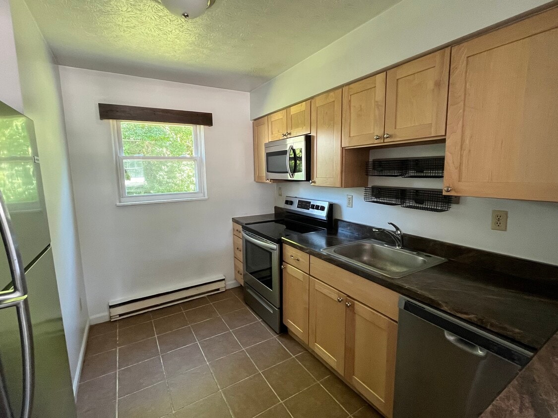 Primary Photo - 208 Homestead Ave