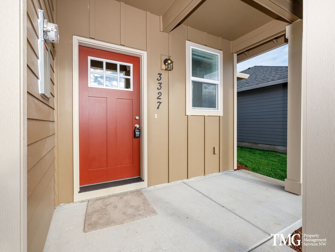 Primary Photo - Beautiful 2 Bedroom Duplex in Great Washou...