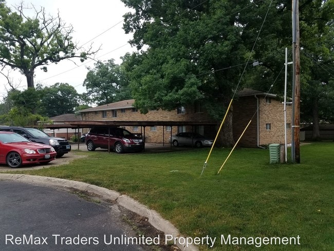 Building Photo - 239-249 E Oak Cliff Ct